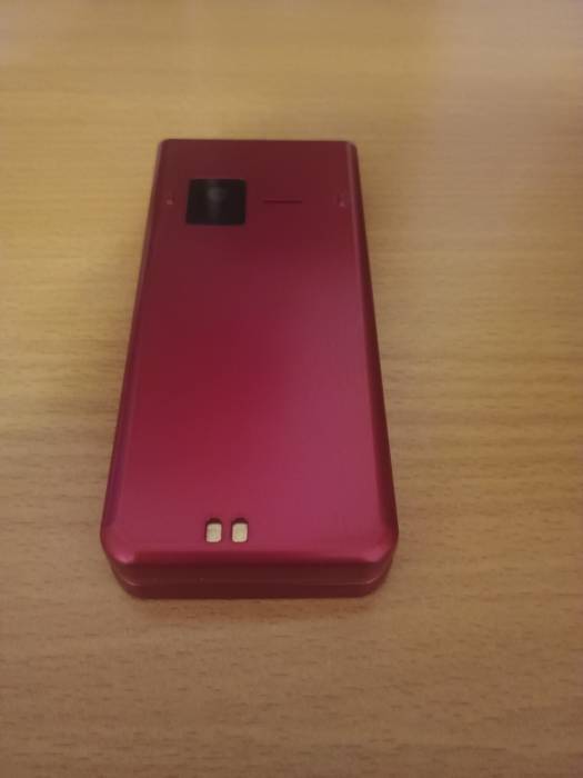 f-03l-red-back.jpg