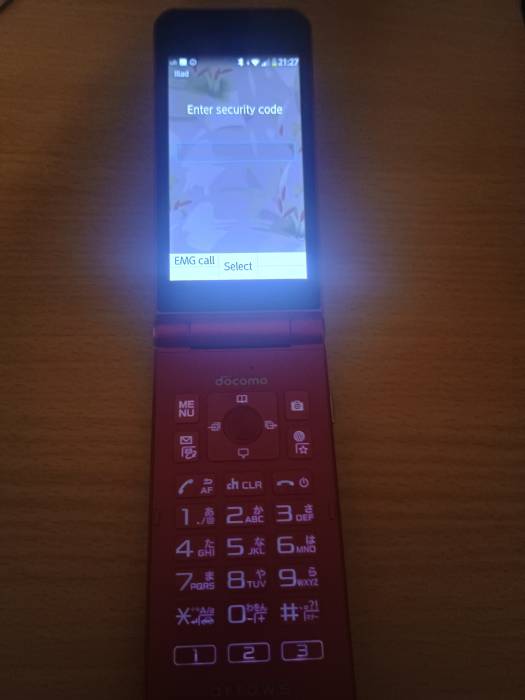 f-03l-red-front-open.jpg