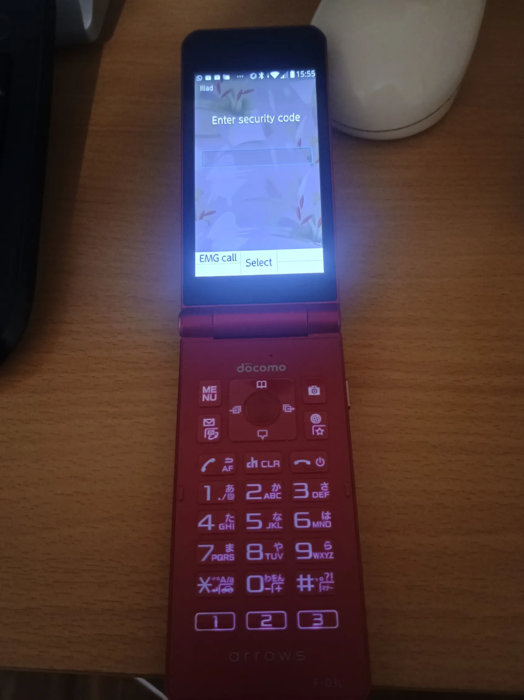 f-03l-red-front-open1.png